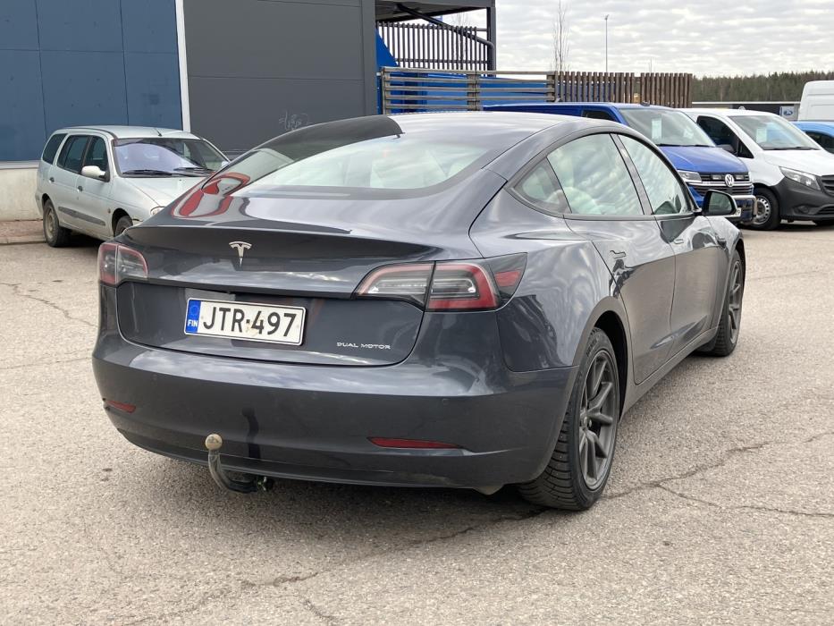 TESLA Model 3 2021