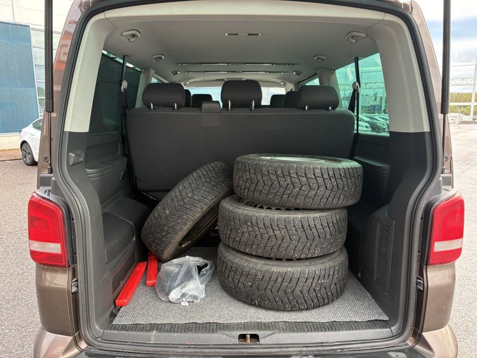 VOLKSWAGEN Caravelle 2014