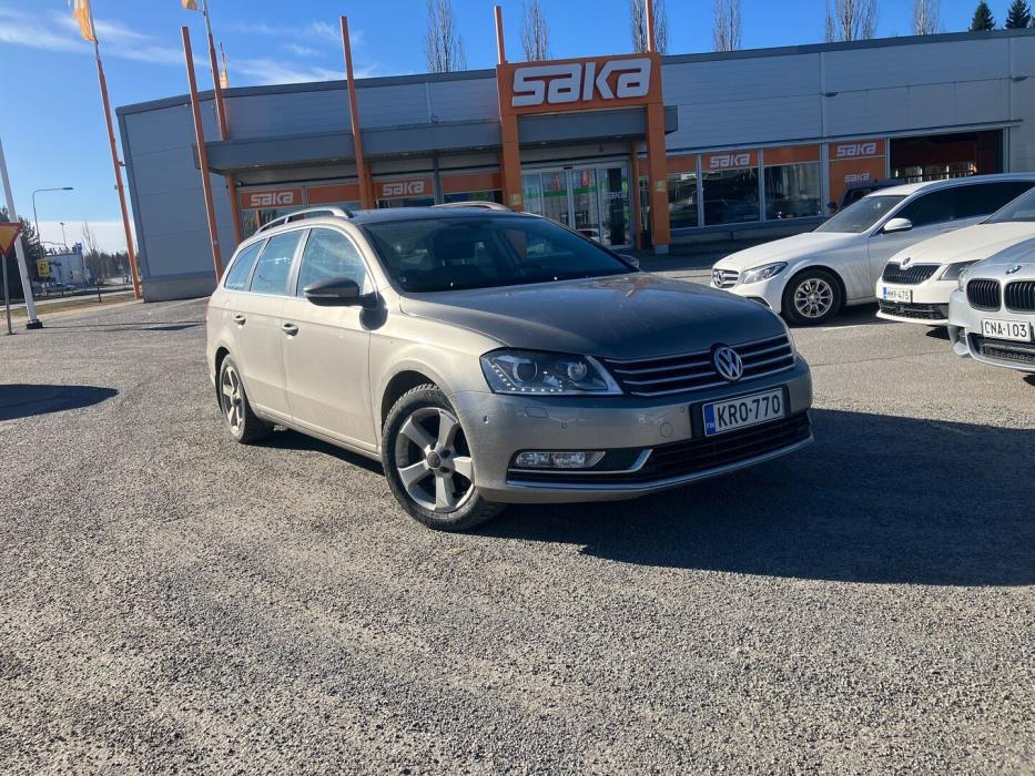 VOLKSWAGEN Passat 2012