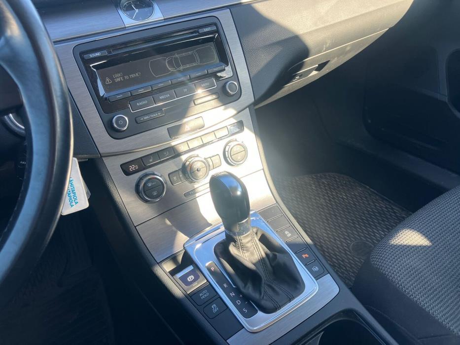 VOLKSWAGEN Passat 2012