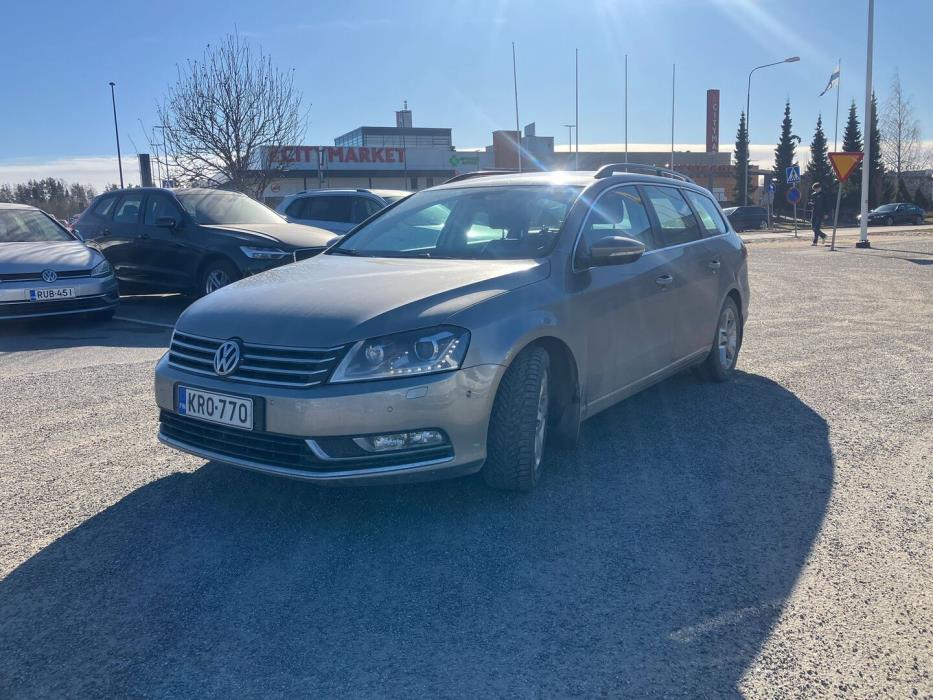 VOLKSWAGEN Passat 2012