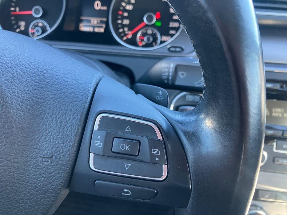 VOLKSWAGEN Passat 2012