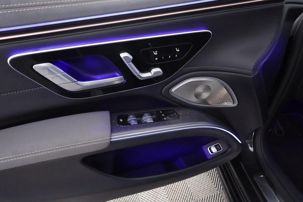 MERCEDES-BENZ EQS 2022