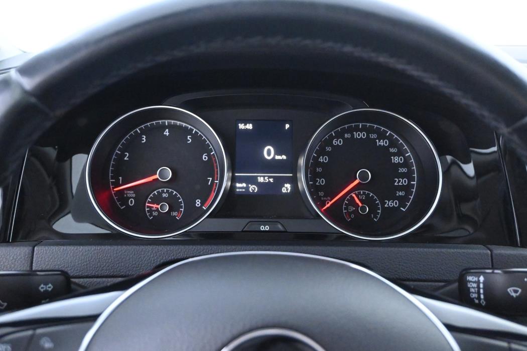 VOLKSWAGEN Golf 2014