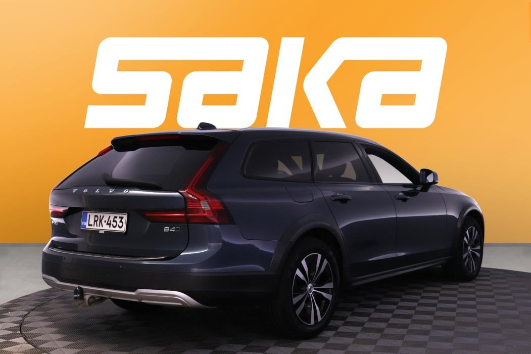 VOLVO V90 Cross Country 2022