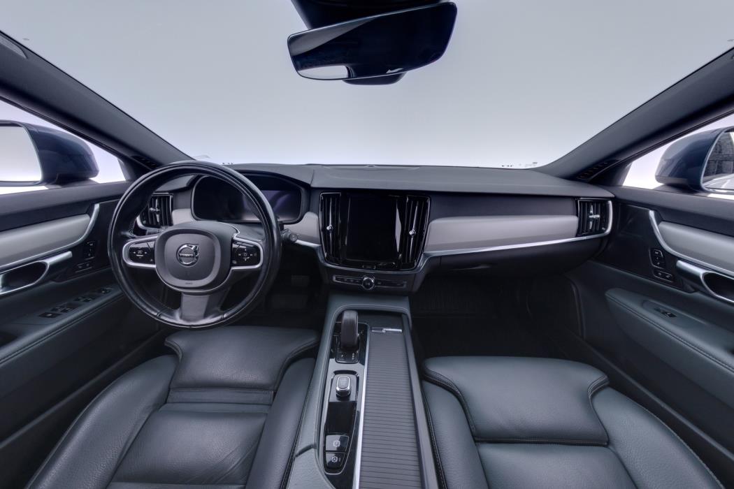 VOLVO V90 Cross Country 2022