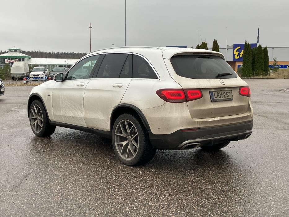MERCEDES-BENZ GLC 2021