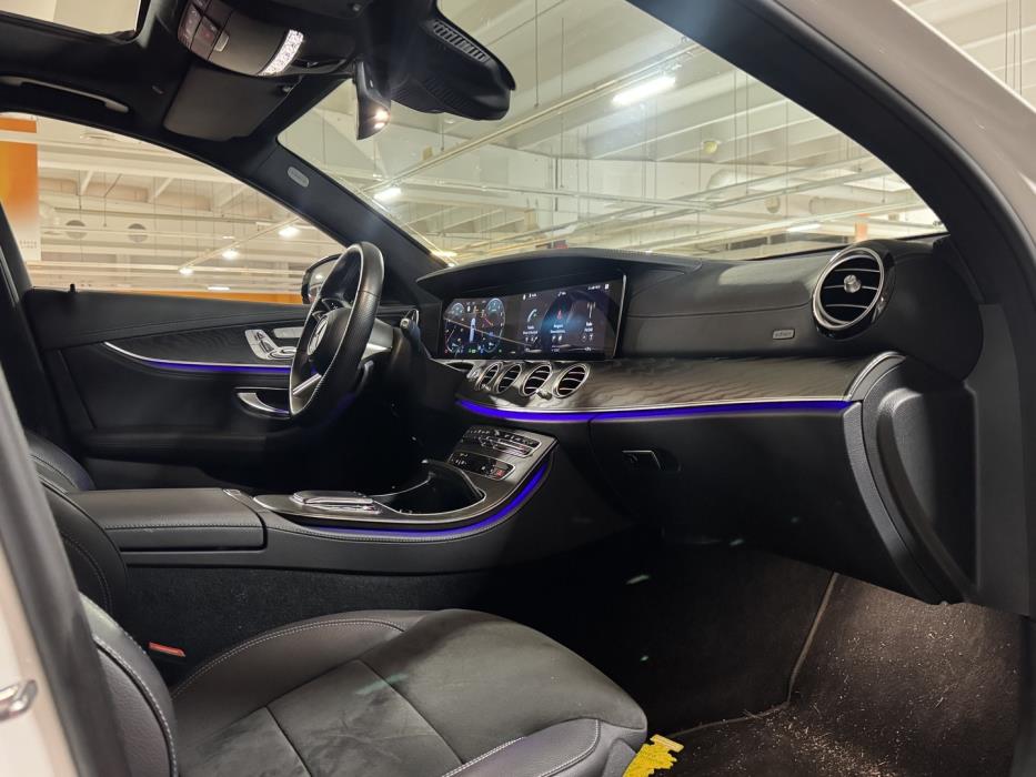 MERCEDES-BENZ E 2023