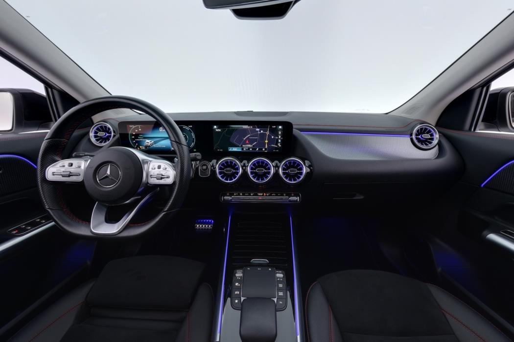 MERCEDES-BENZ EQA 2022