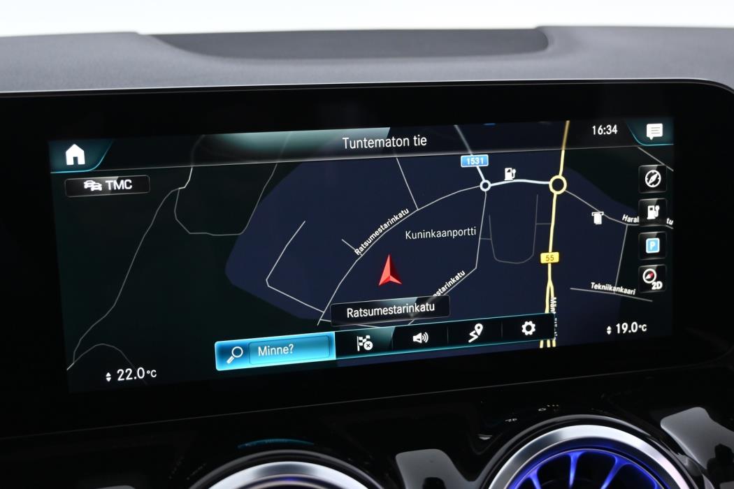 MERCEDES-BENZ EQA 2022