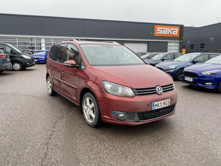 VOLKSWAGEN Touran 2012