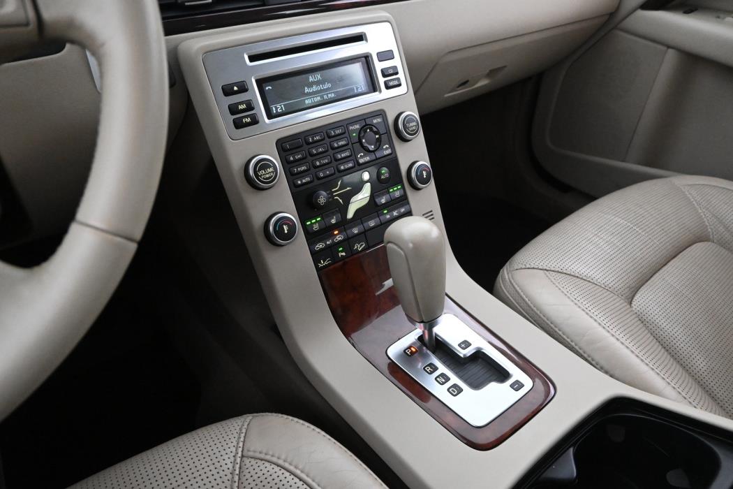 VOLVO XC70 2008