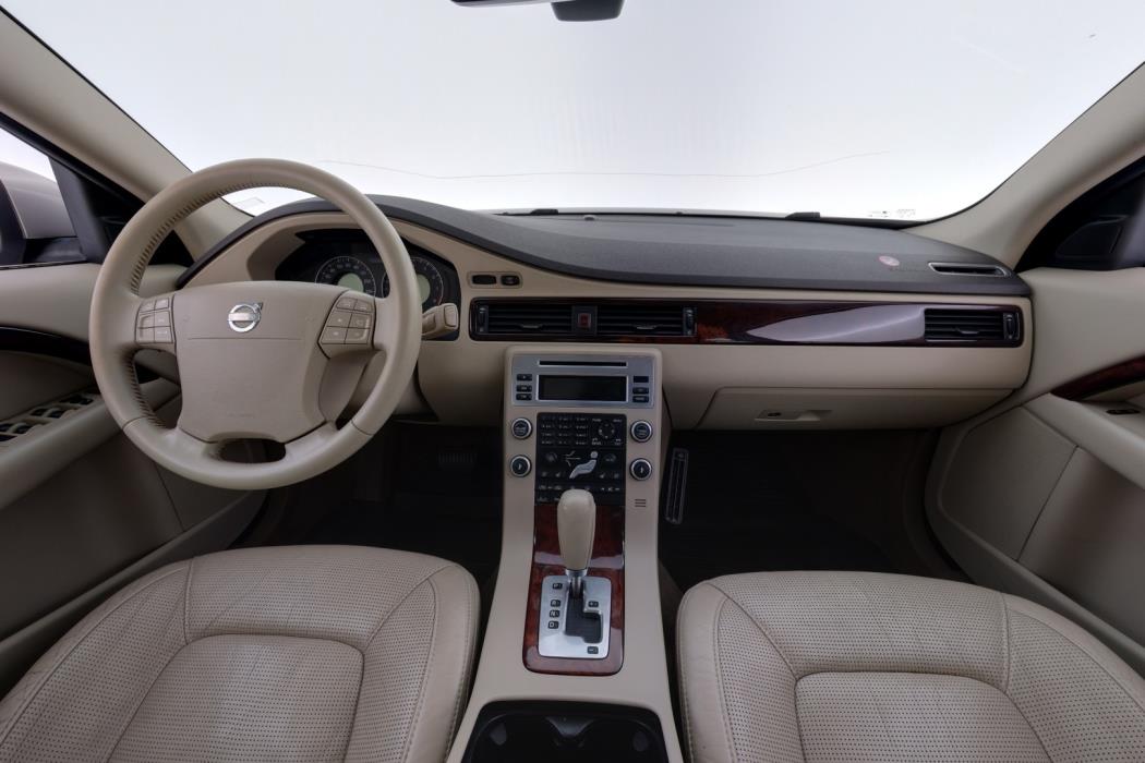 VOLVO XC70 2008