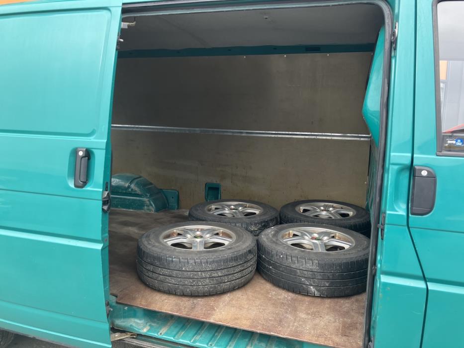 VOLKSWAGEN Transporter 2000