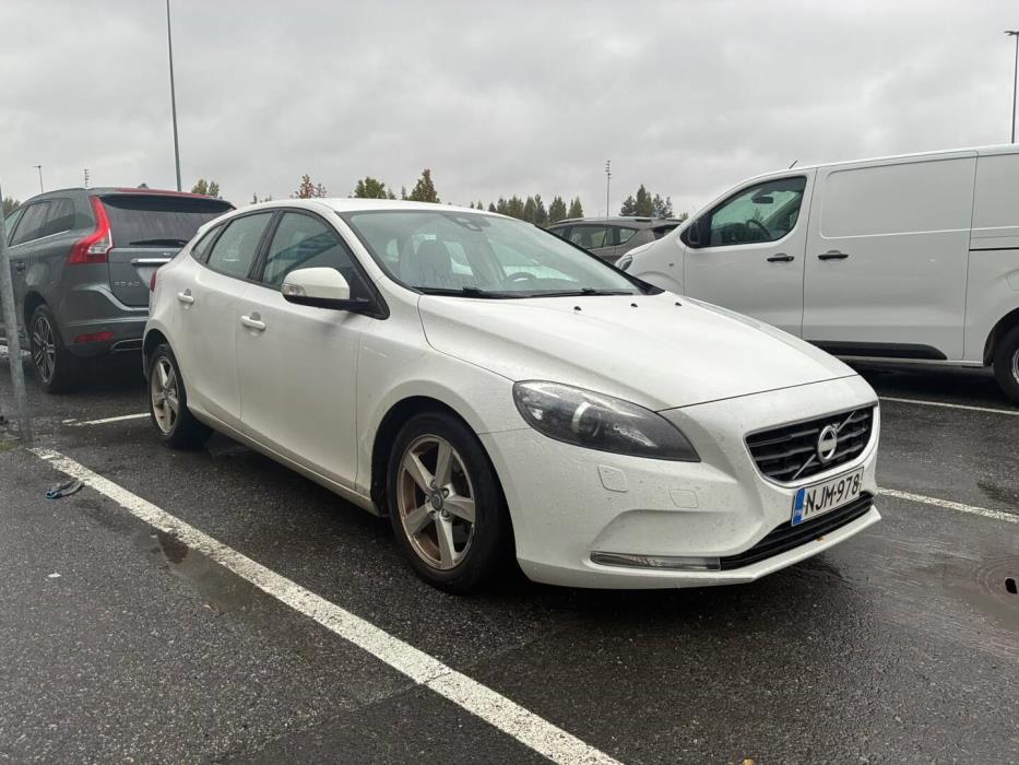 VOLVO V40 2014