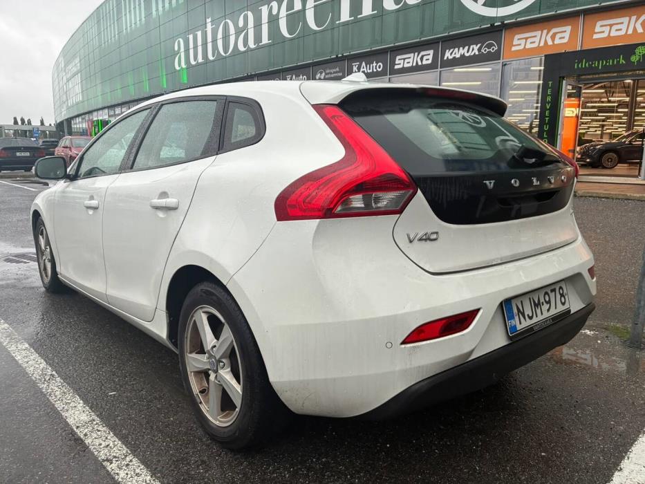 VOLVO V40 2014