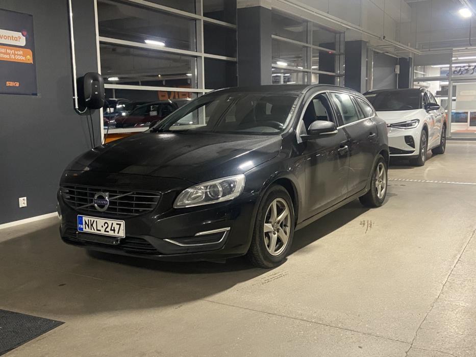 VOLVO V60 2016
