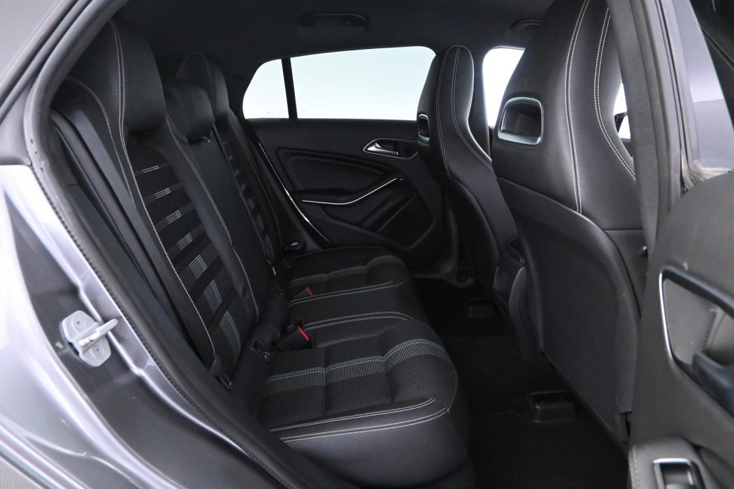 MERCEDES-BENZ CLA 2017