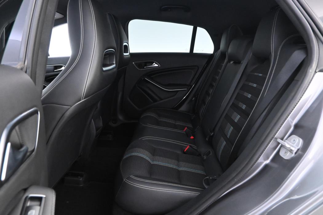 MERCEDES-BENZ CLA 2017