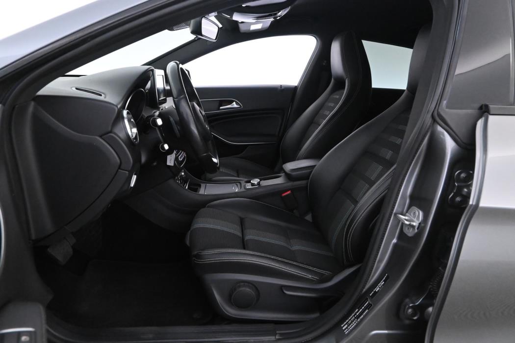MERCEDES-BENZ CLA 2017