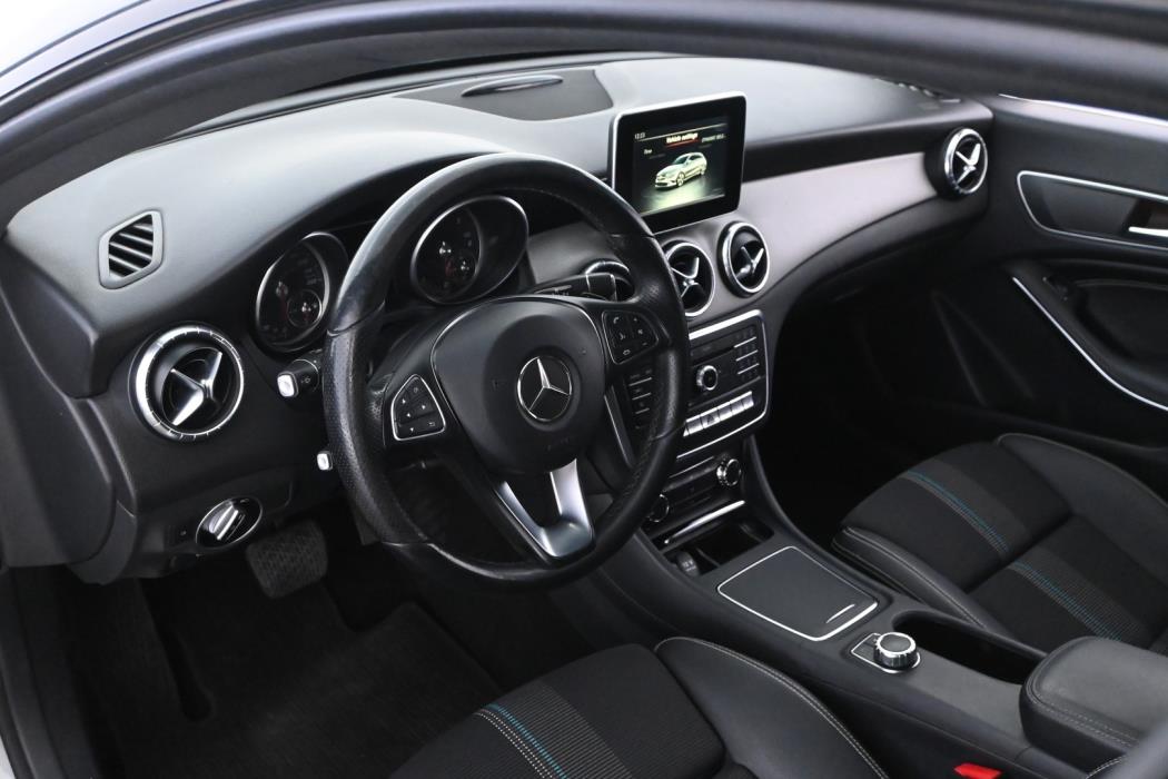 MERCEDES-BENZ CLA 2017