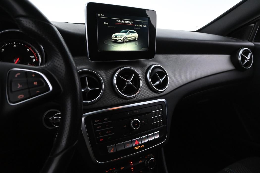 MERCEDES-BENZ CLA 2017