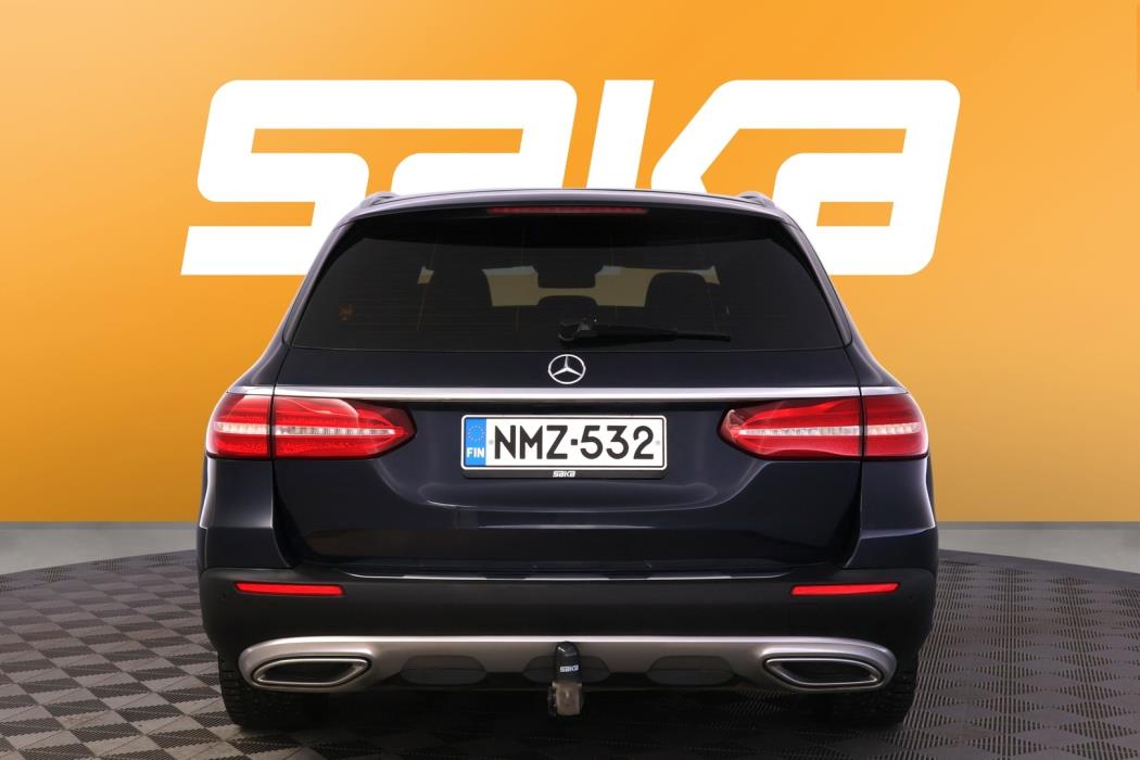 MERCEDES-BENZ E 2017