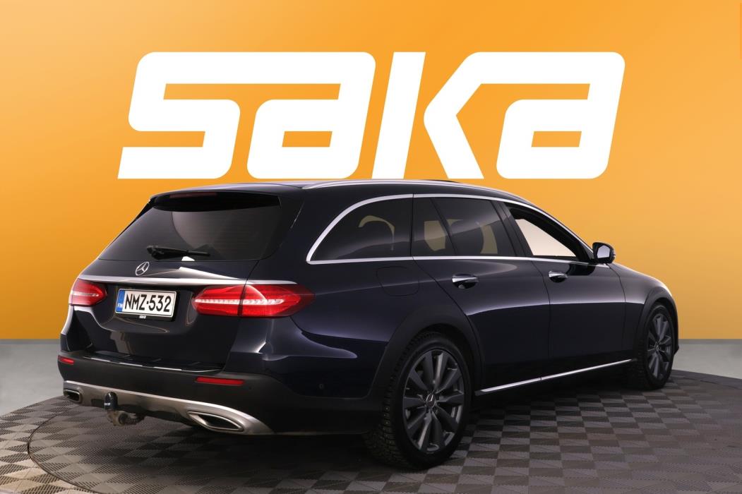 MERCEDES-BENZ E 2017