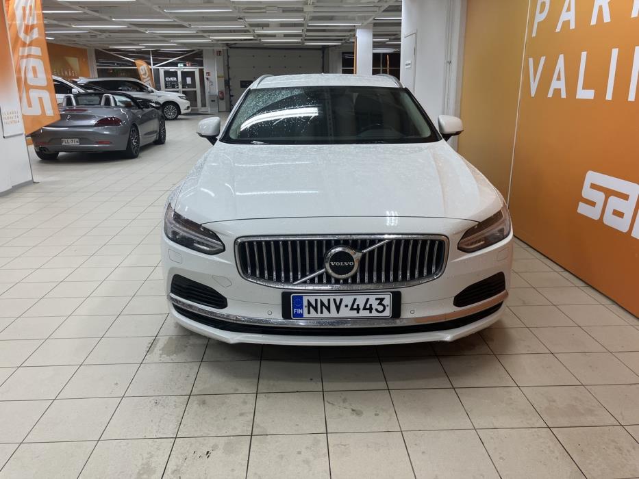 VOLVO V90 2021