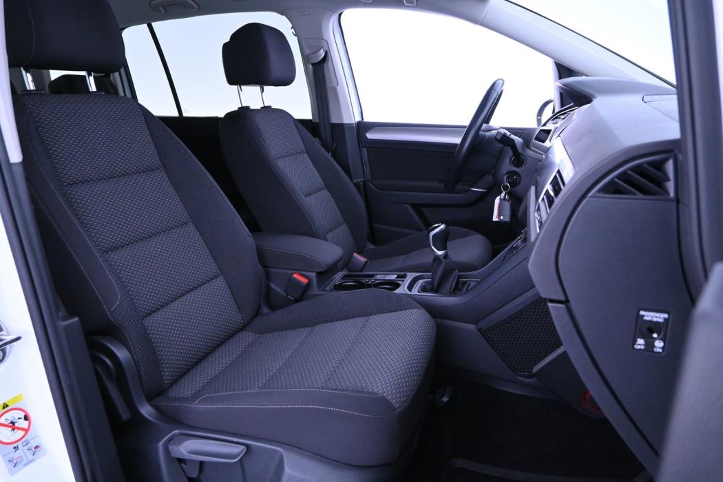 VOLKSWAGEN Touran 2022
