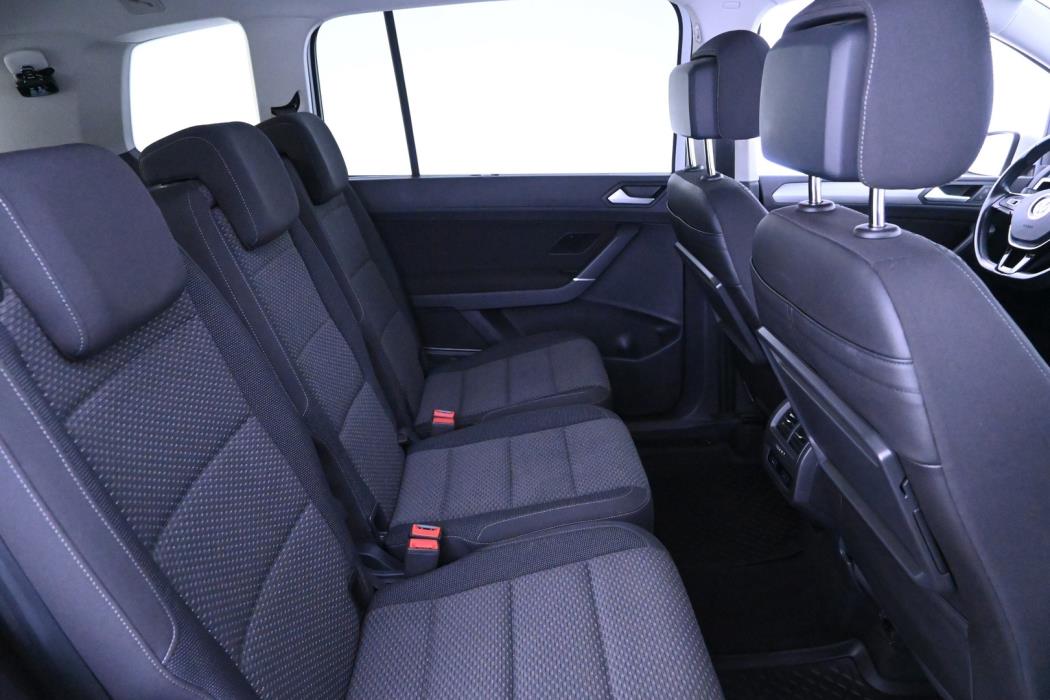 VOLKSWAGEN Touran 2022