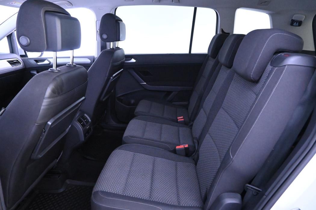 VOLKSWAGEN Touran 2022