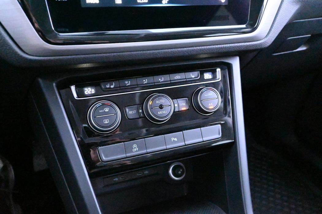 VOLKSWAGEN Touran 2022