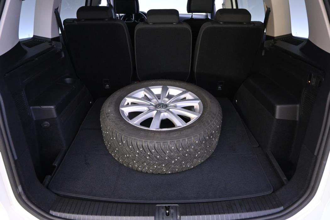 VOLKSWAGEN Touran 2022