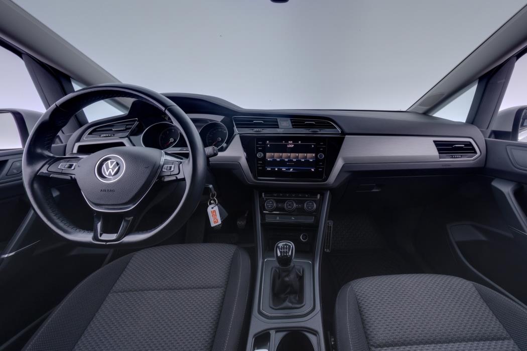 VOLKSWAGEN Touran 2022