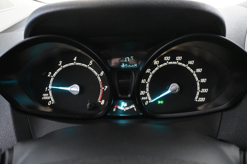 FORD Transit Courier 2015