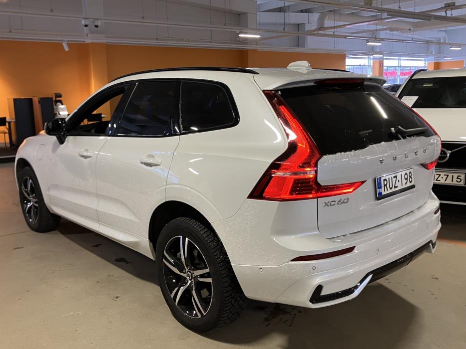 VOLVO XC60 2023