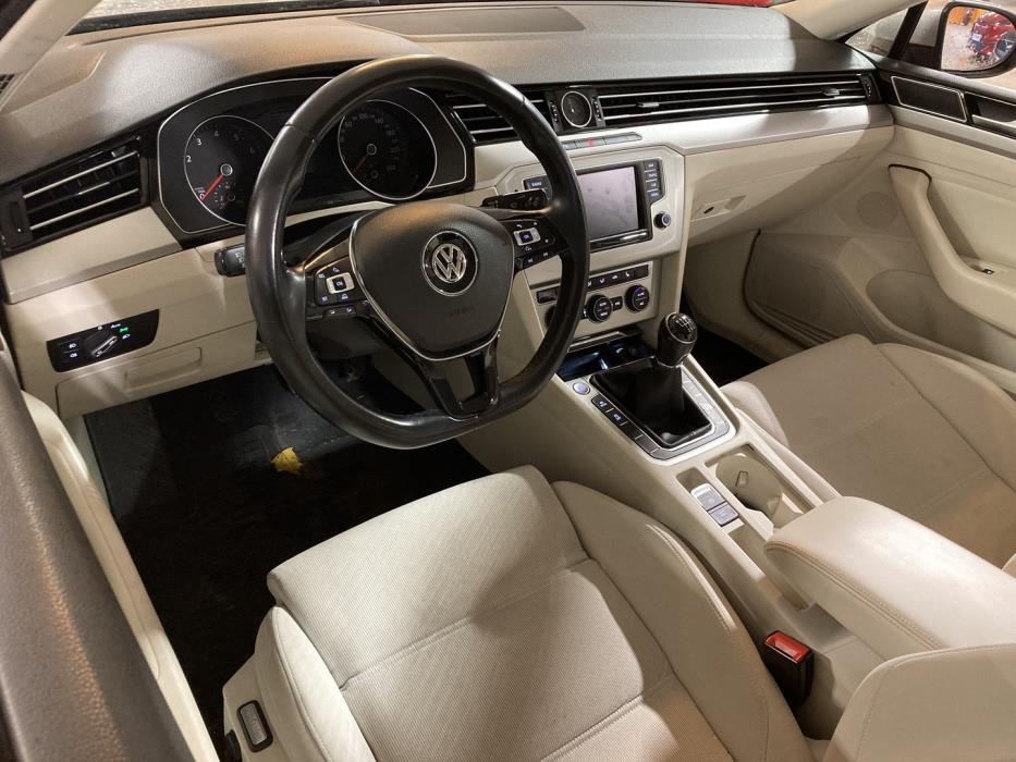 VOLKSWAGEN Passat 2015