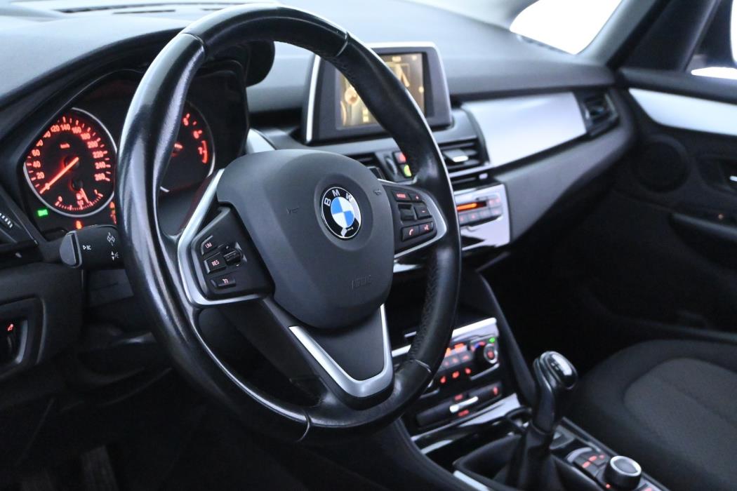 BMW 218 2015