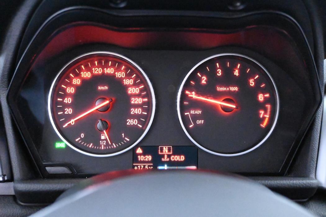 BMW 218 2015