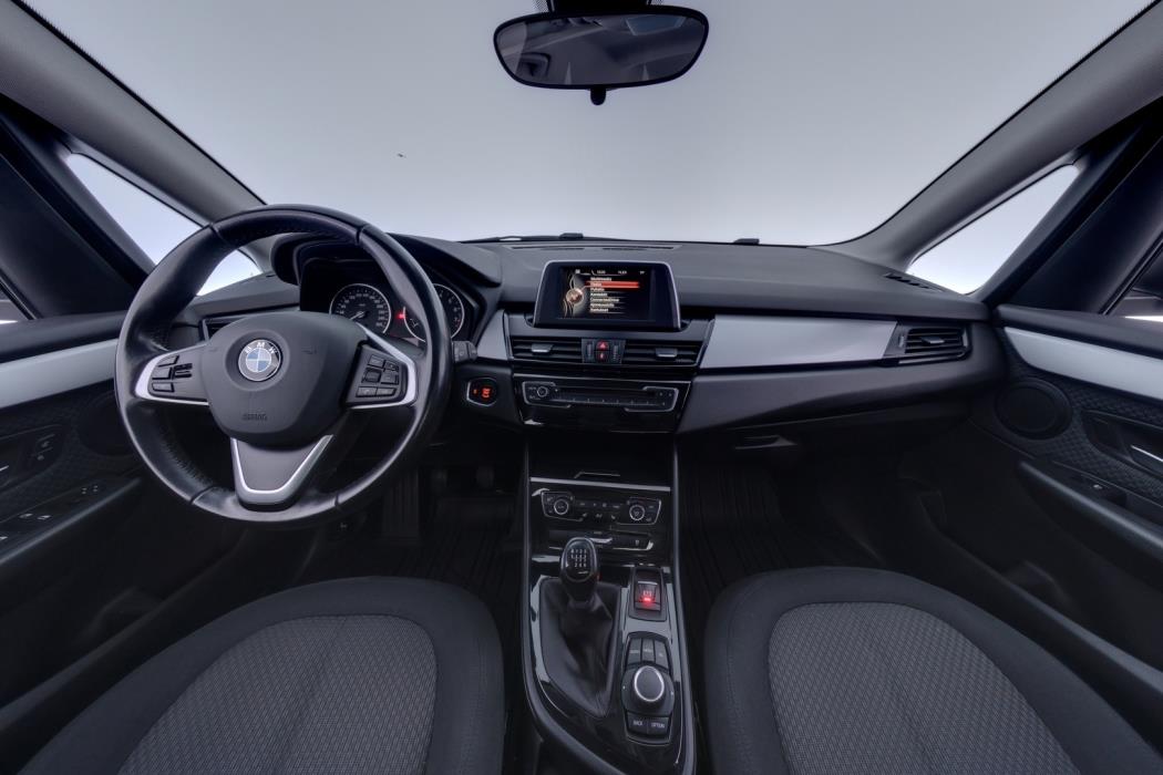 BMW 218 2015