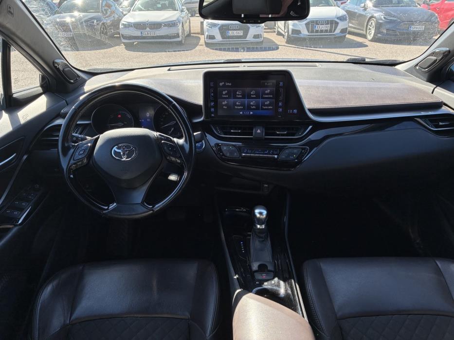 TOYOTA C-HR 2017