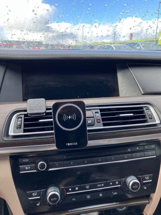 BMW 740 2011