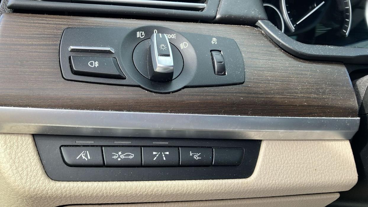 BMW 740 2011