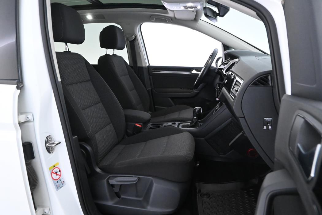 VOLKSWAGEN Touran 2018