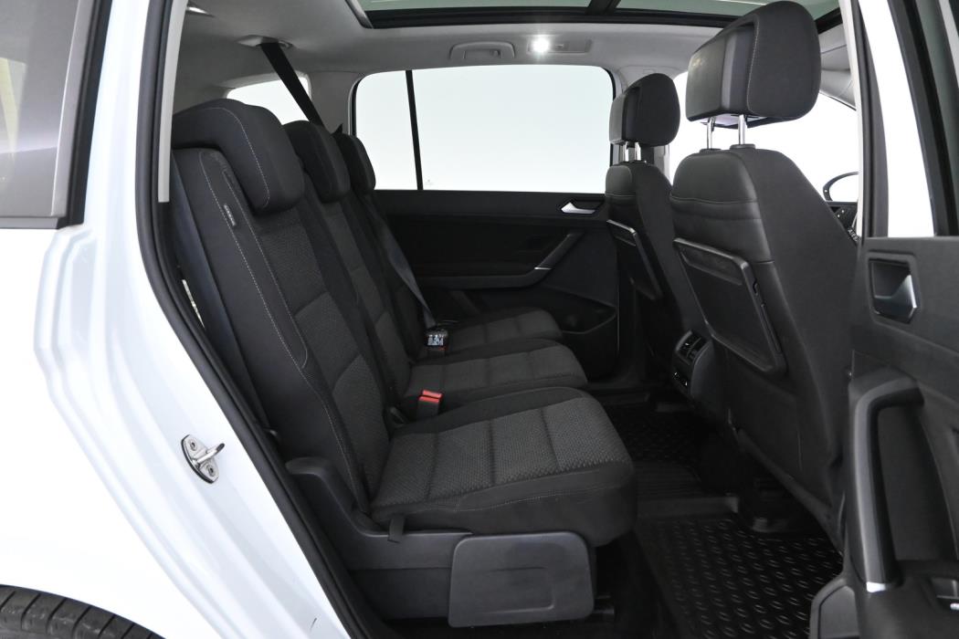 VOLKSWAGEN Touran 2018