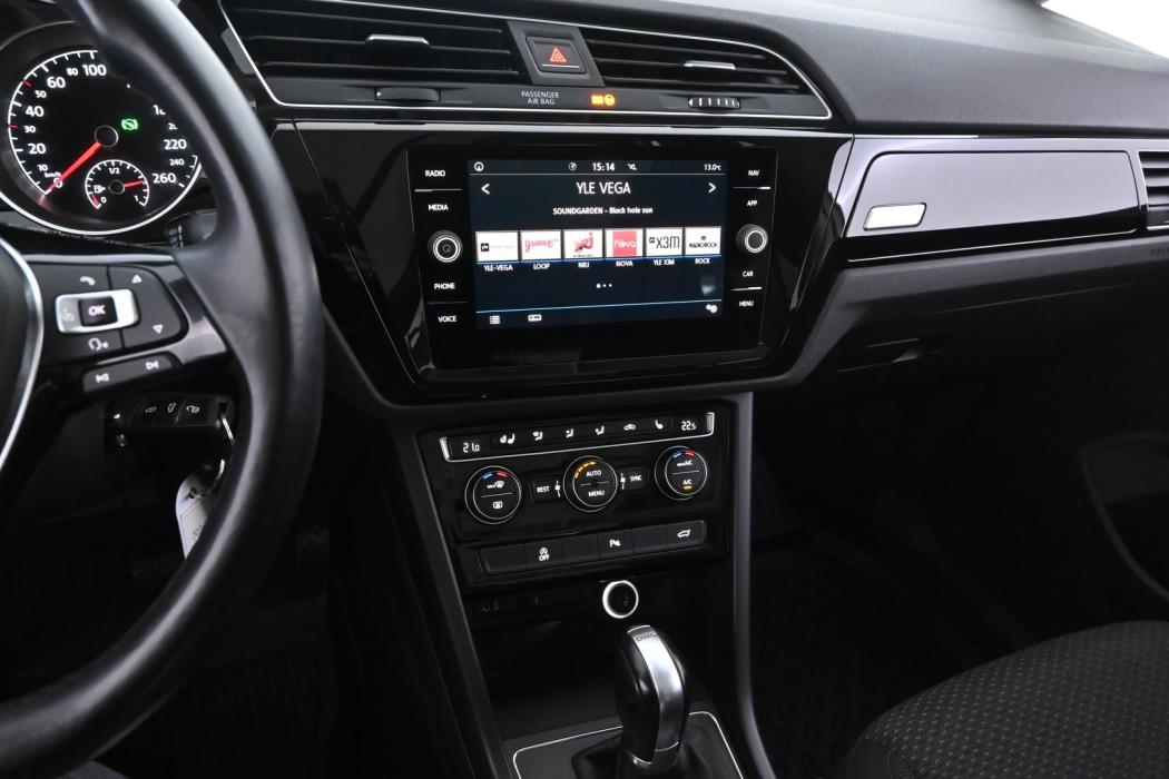 VOLKSWAGEN Touran 2018