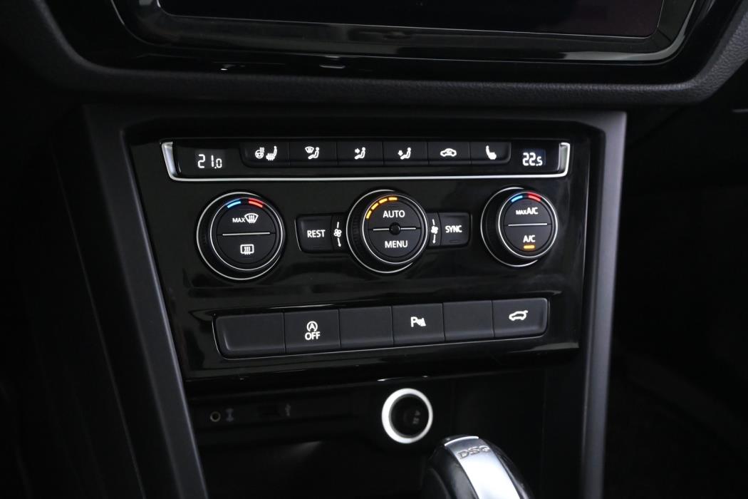 VOLKSWAGEN Touran 2018