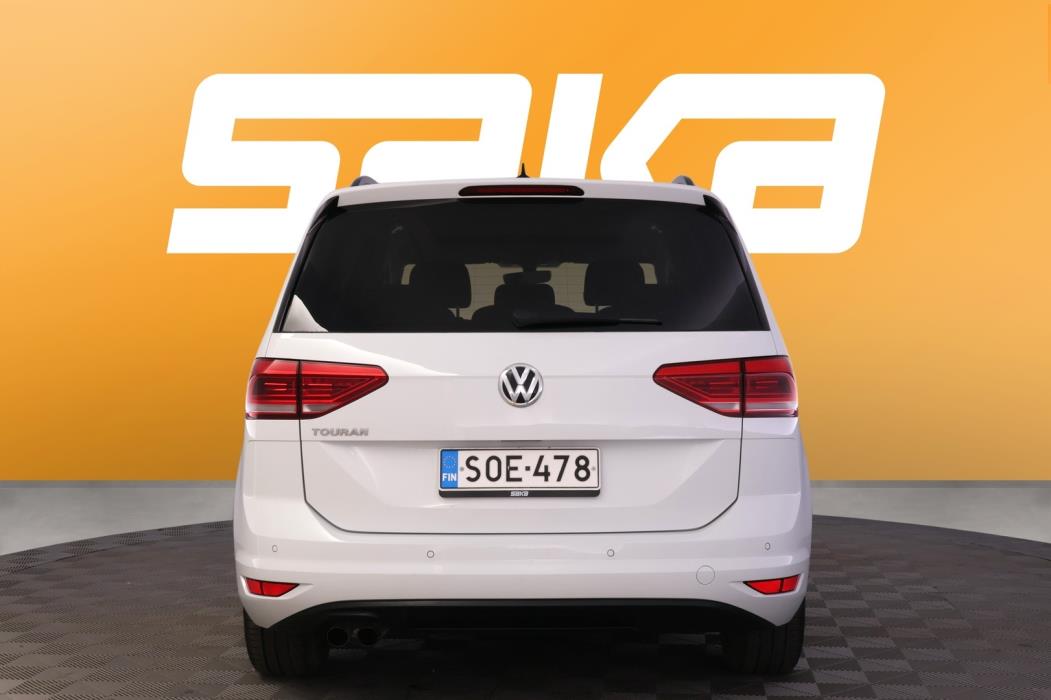 VOLKSWAGEN Touran 2018
