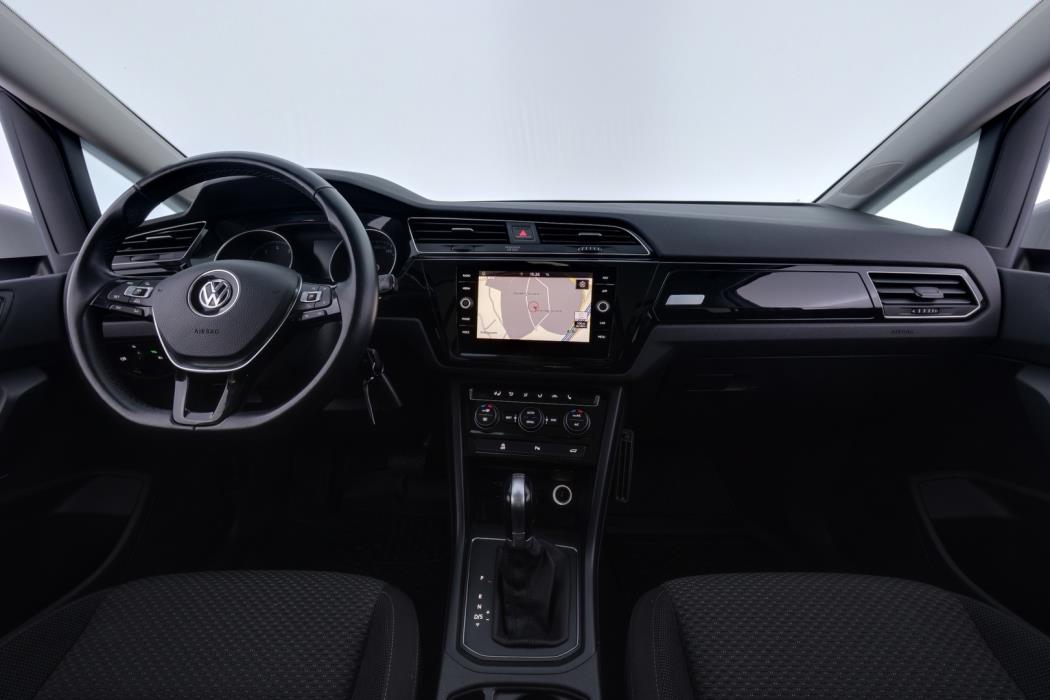 VOLKSWAGEN Touran 2018